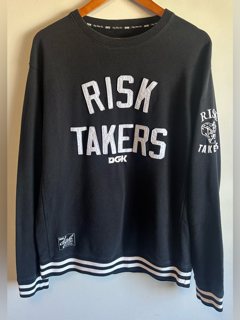 DGK Risk Takers Sweatshirt Mens XL Crew Neck Pullover Black Embroidered Logo